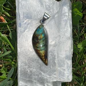 ❗️SOLD❗️Spectrolite Labradorite Pendant